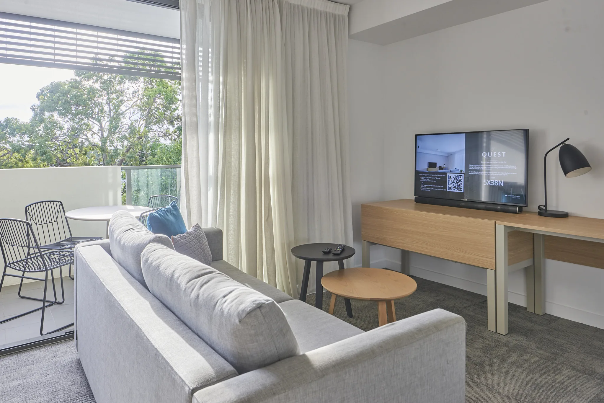 Quest_Cannon_Hill_1_Bed_Living_Room